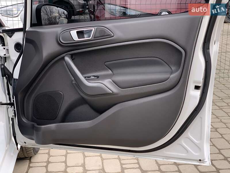 Седан Ford Fiesta 2015 в Бердичеве