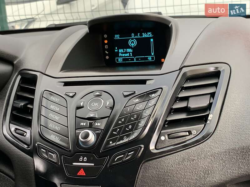 Седан Ford Fiesta 2015 в Бердичеве