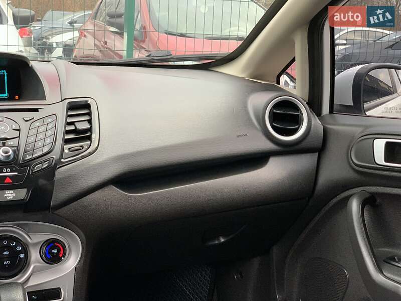 Седан Ford Fiesta 2015 в Бердичеве