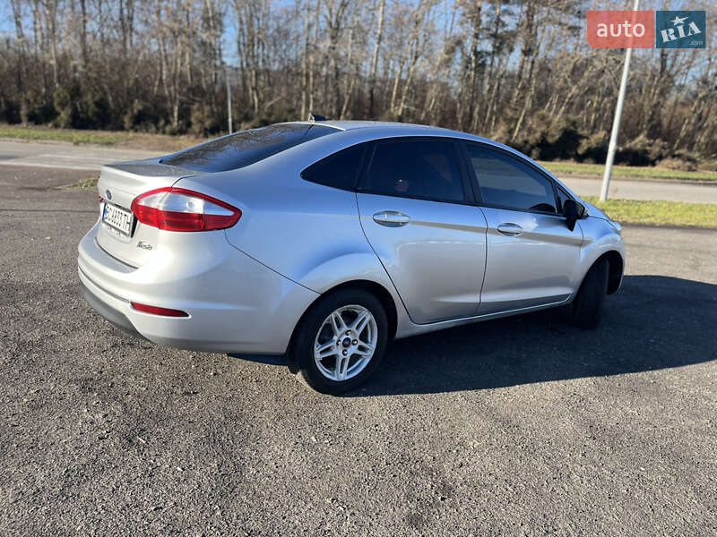 Седан Ford Fiesta 2018 в Львові