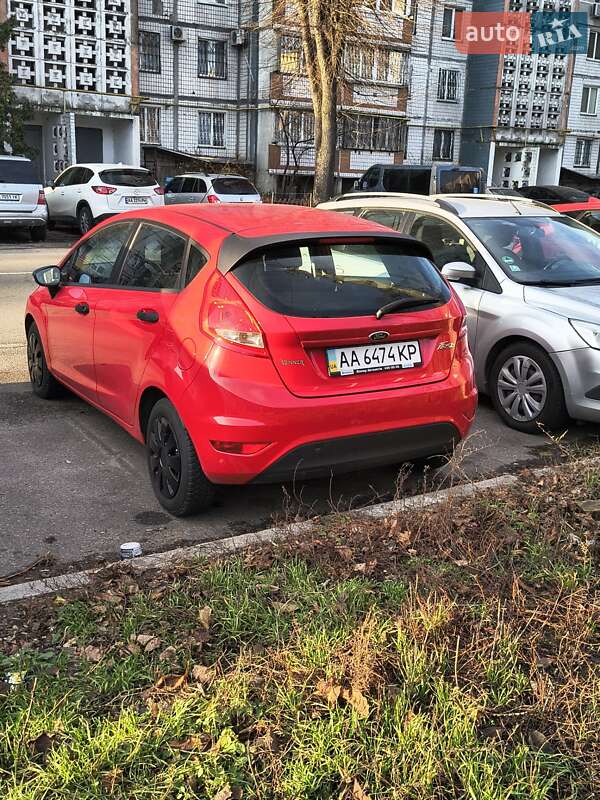 Хетчбек Ford Fiesta 2011 в Черкасах