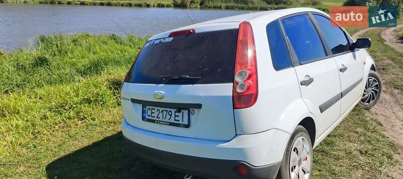 Хэтчбек Ford Fiesta 2007 в Снятине