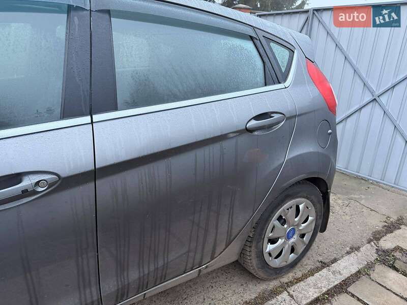 Хэтчбек Ford Fiesta 2013 в Днепре
