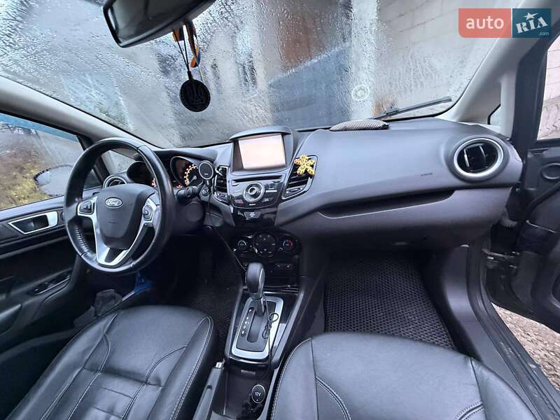 Хэтчбек Ford Fiesta 2013 в Днепре