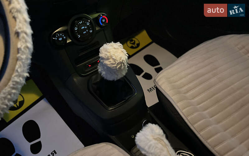 Хетчбек Ford Fiesta 2016 в Мукачевому