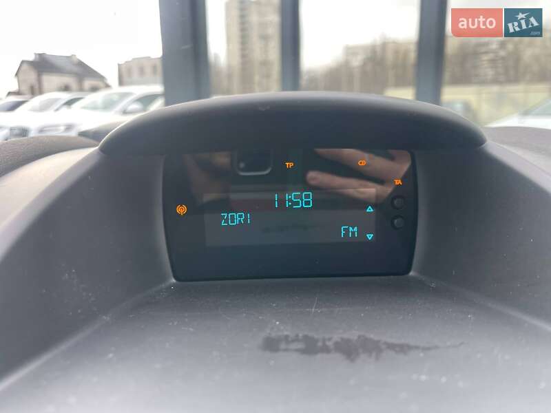 Хетчбек Ford Fiesta 2014 в Києві фото 24 Хетчбек Ford Fiesta 2014 в Києві