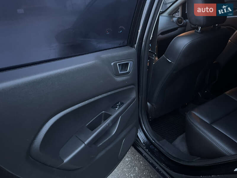 Хэтчбек Ford Fiesta 2014 в Тернополе