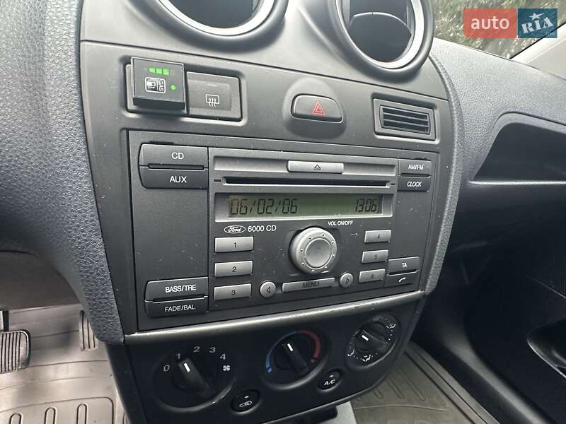 Хетчбек Ford Fiesta 2006 в Сумах