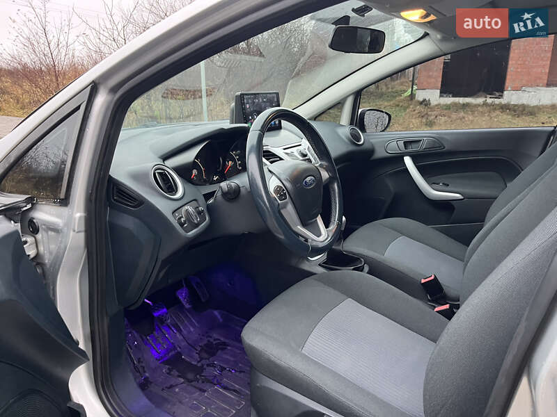 Хетчбек Ford Fiesta 2011 в Львові фото 10 Хетчбек Ford Fiesta 2011 в Львові