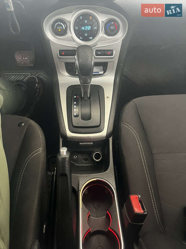 Седан Ford Fiesta 2014 в Луцке