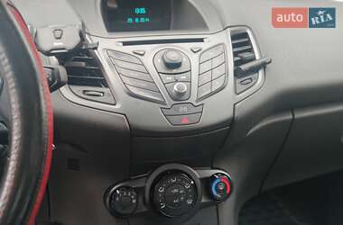 Хэтчбек Ford Fiesta 2014 в Днепре