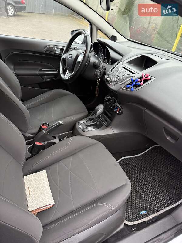 Хэтчбек Ford Fiesta 2016 в Казатине