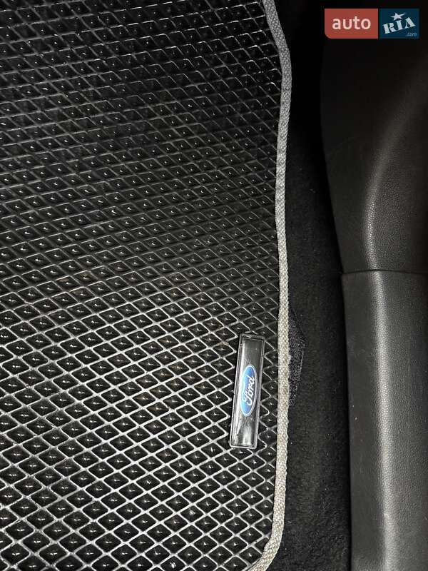 Хэтчбек Ford Fiesta 2016 в Казатине