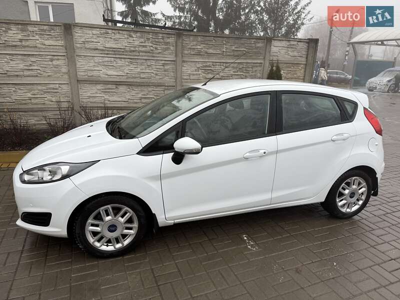 Хэтчбек Ford Fiesta 2016 в Казатине