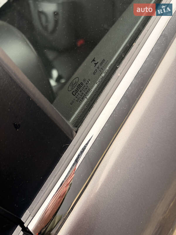 Хетчбек Ford Fiesta 2013 в Дніпрі