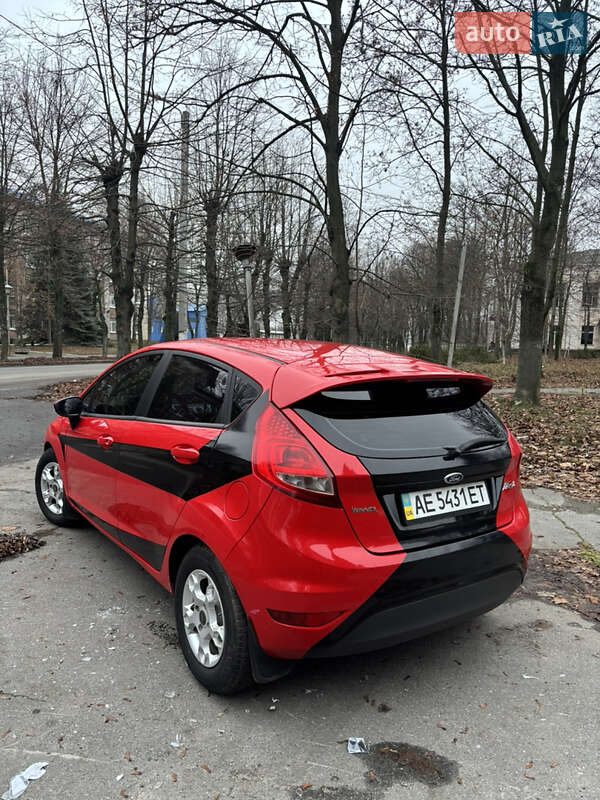 Хетчбек Ford Fiesta 2011 в Дніпрі