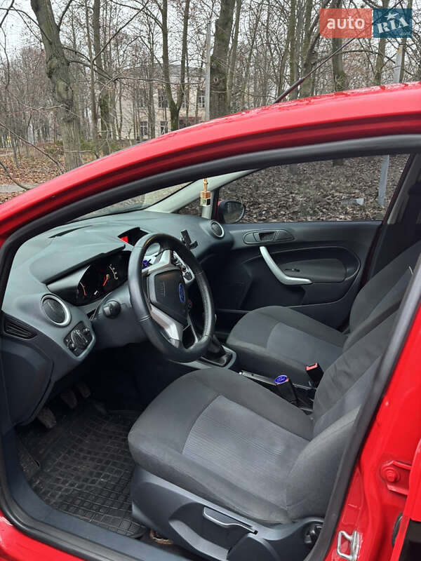 Хетчбек Ford Fiesta 2011 в Дніпрі