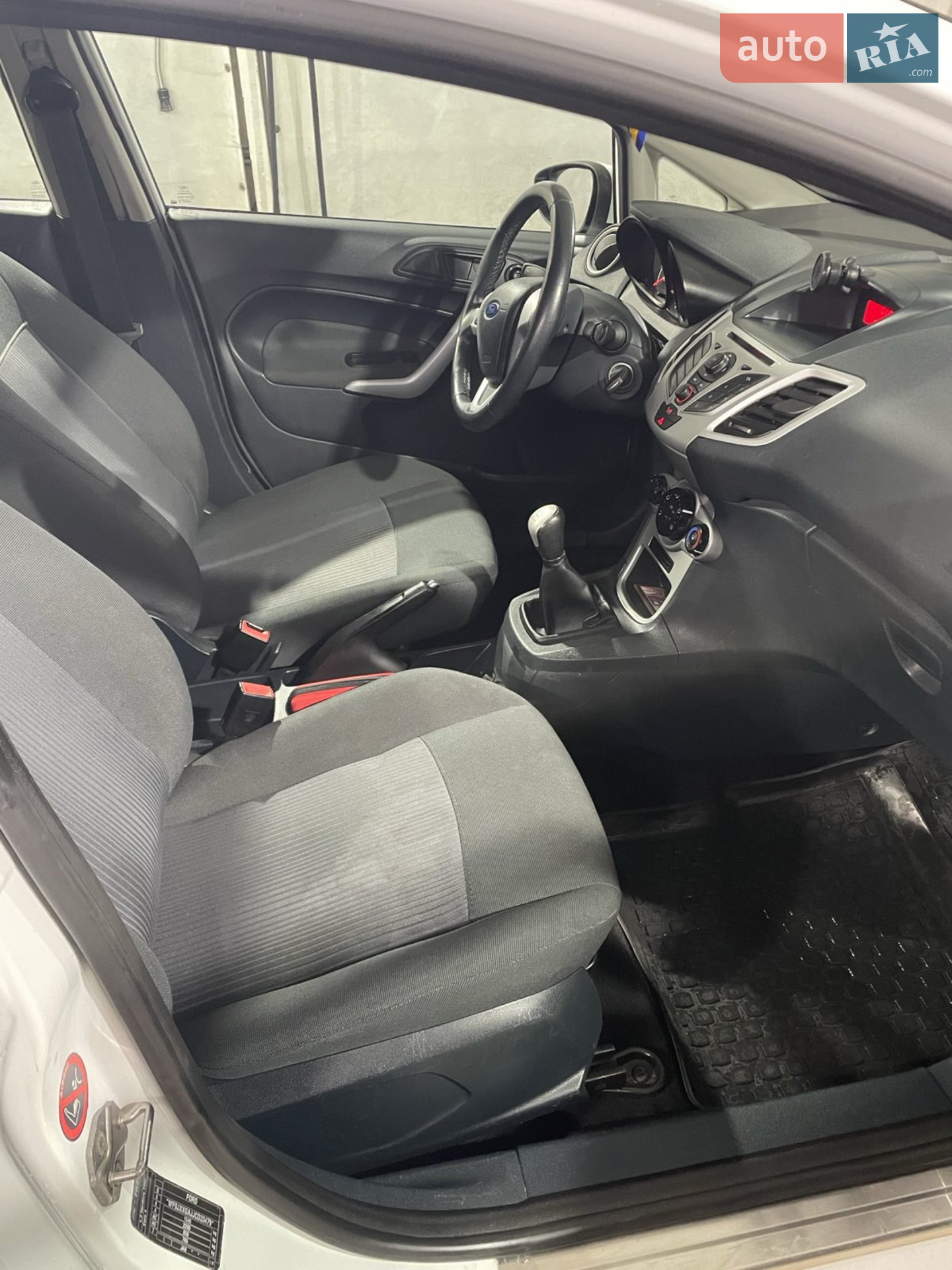 2012 Ford Fiesta - мініатюра 17