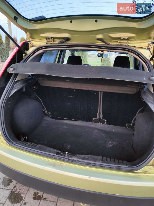 Хэтчбек Ford Fiesta 2007 в Вараше