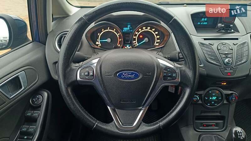 Хетчбек Ford Fiesta 2016 в Києві