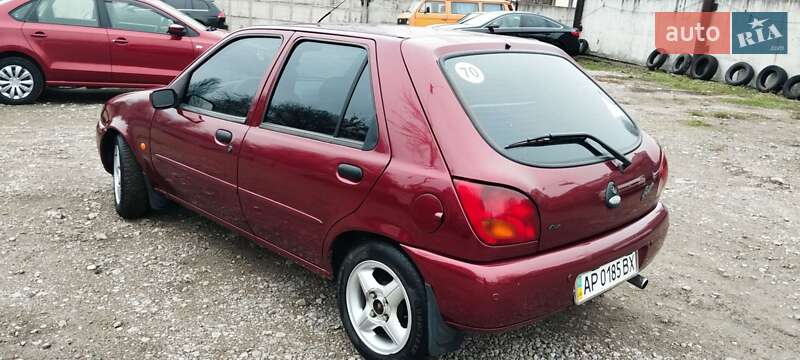Хетчбек Ford Fiesta 1998 в Дніпрі