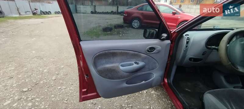 Хетчбек Ford Fiesta 1998 в Дніпрі