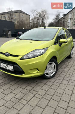 Седан Ford Fiesta 2010 в Тысменице
