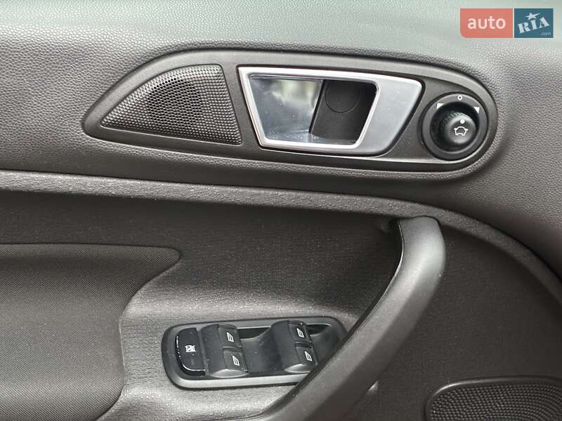Седан Ford Fiesta 2014 в Києві