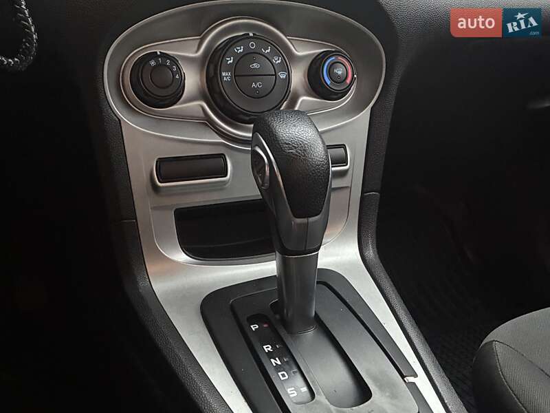 Седан Ford Fiesta 2014 в Києві
