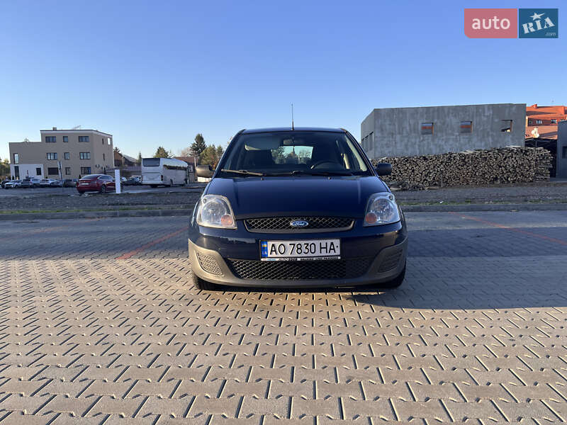 Хэтчбек Ford Fiesta 2008 в Мукачево