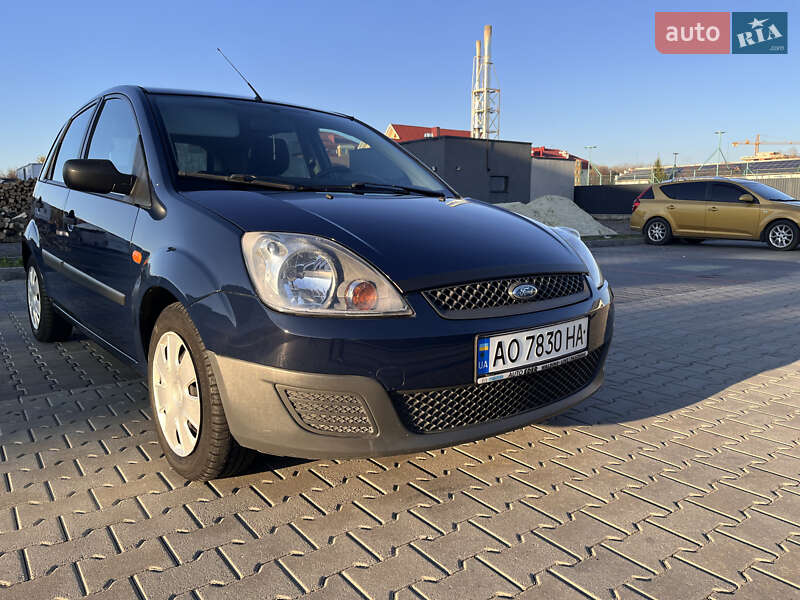 Хэтчбек Ford Fiesta 2008 в Мукачево