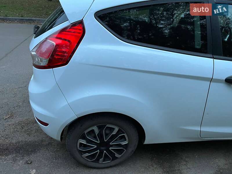 Хэтчбек Ford Fiesta 2013 в Новомосковске фото 7 Хэтчбек Ford Fiesta 2013 в Новомосковске