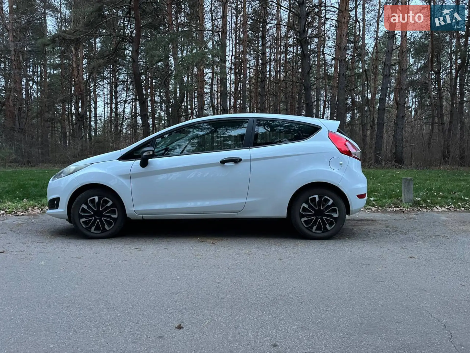 2013 Ford Fiesta - мініатюра 12