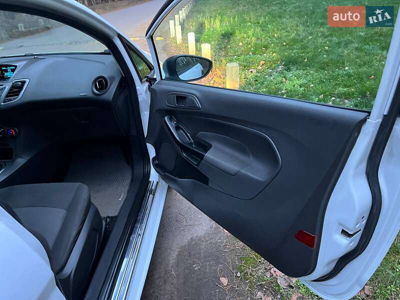 Хэтчбек Ford Fiesta 2013 в Новомосковске фото 22 Хэтчбек Ford Fiesta 2013 в Новомосковске