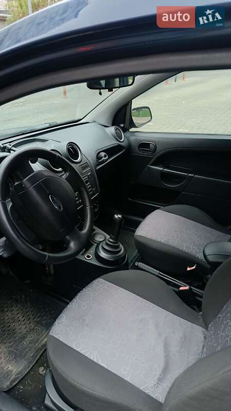Хэтчбек Ford Fiesta 2006 в Одессе