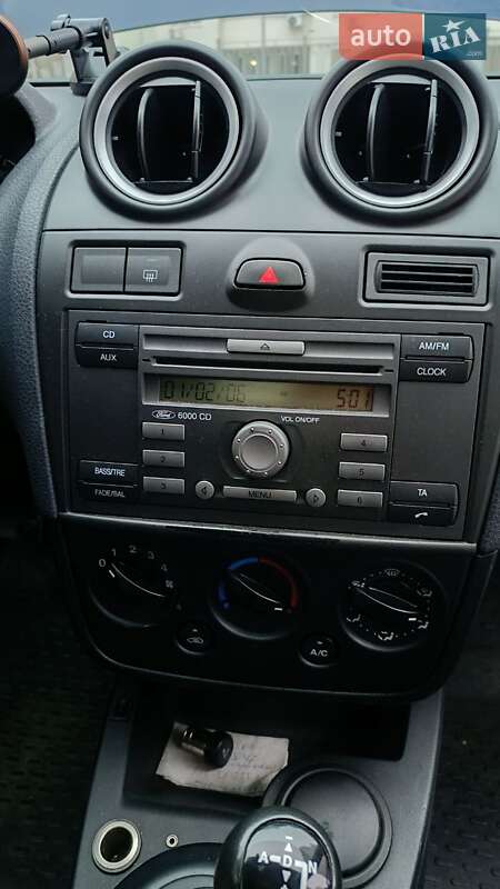 Хэтчбек Ford Fiesta 2006 в Одессе