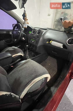 Хэтчбек Ford Fiesta 2006 в Каменец-Подольском