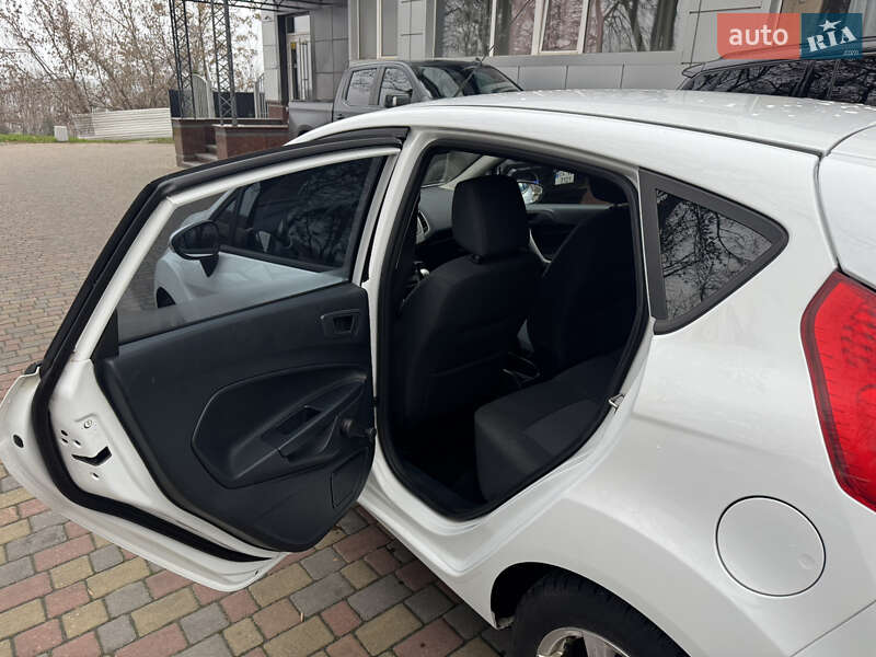 Хэтчбек Ford Fiesta 2011 в Черкассах