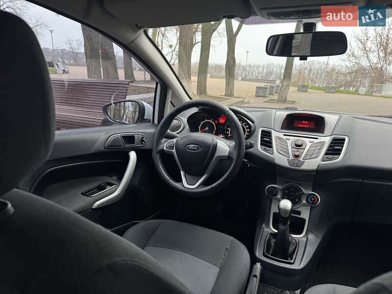 Хэтчбек Ford Fiesta 2011 в Черкассах