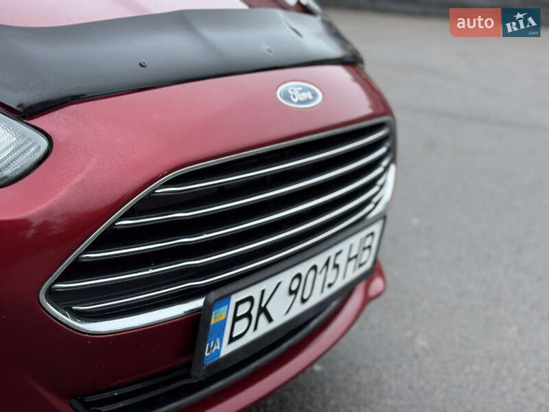 Седан Ford Fiesta 2014 в Рівному