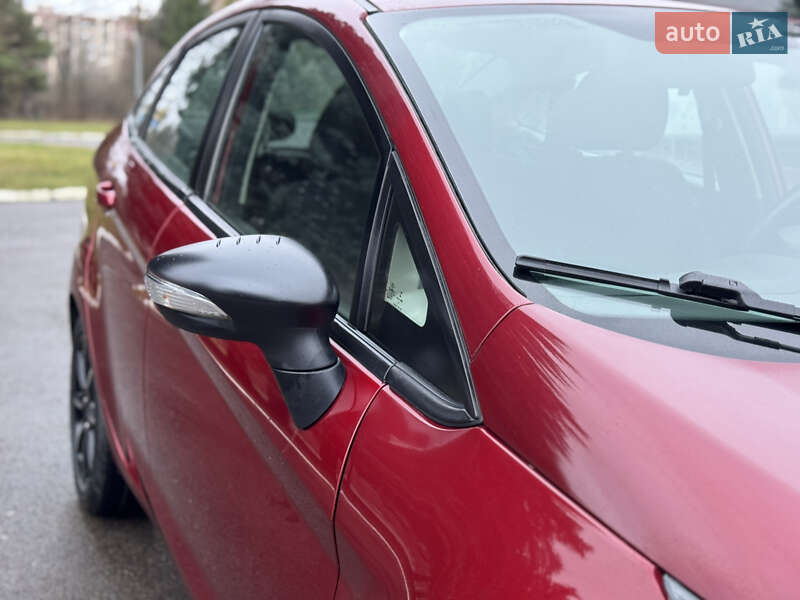 Седан Ford Fiesta 2014 в Рівному