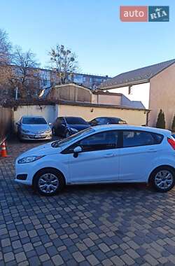 Хэтчбек Ford Fiesta 2015 в Виннице