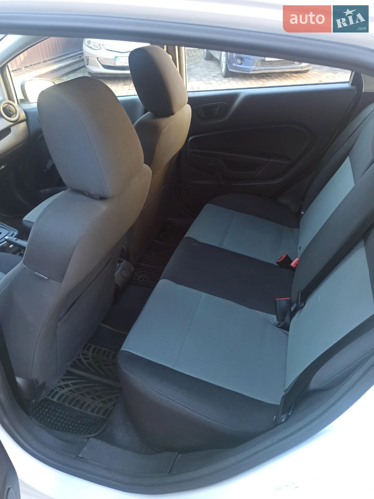 2015 Ford Fiesta - мініатюра 8