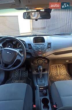 Хэтчбек Ford Fiesta 2015 в Виннице