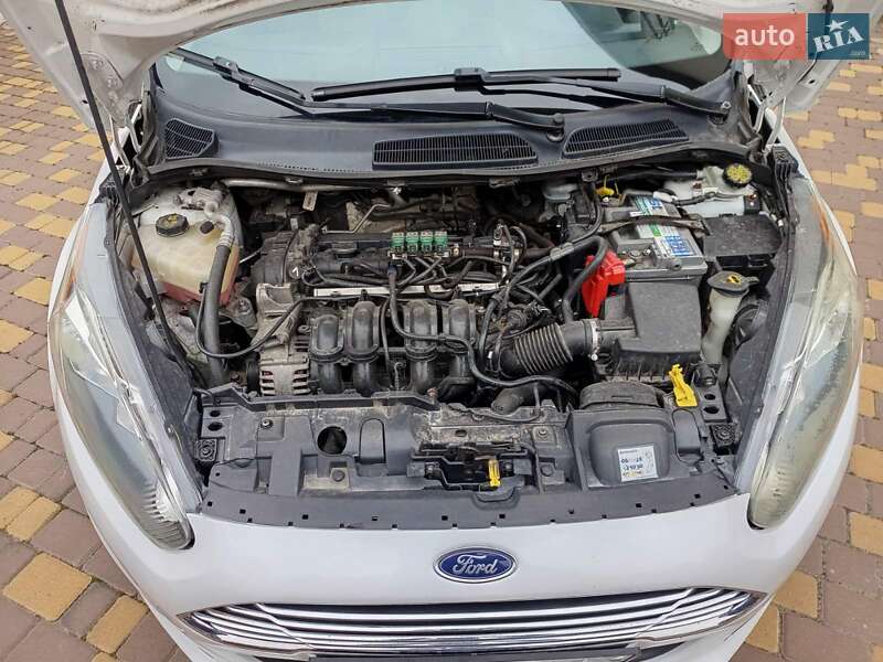 Хэтчбек Ford Fiesta 2015 в Виннице