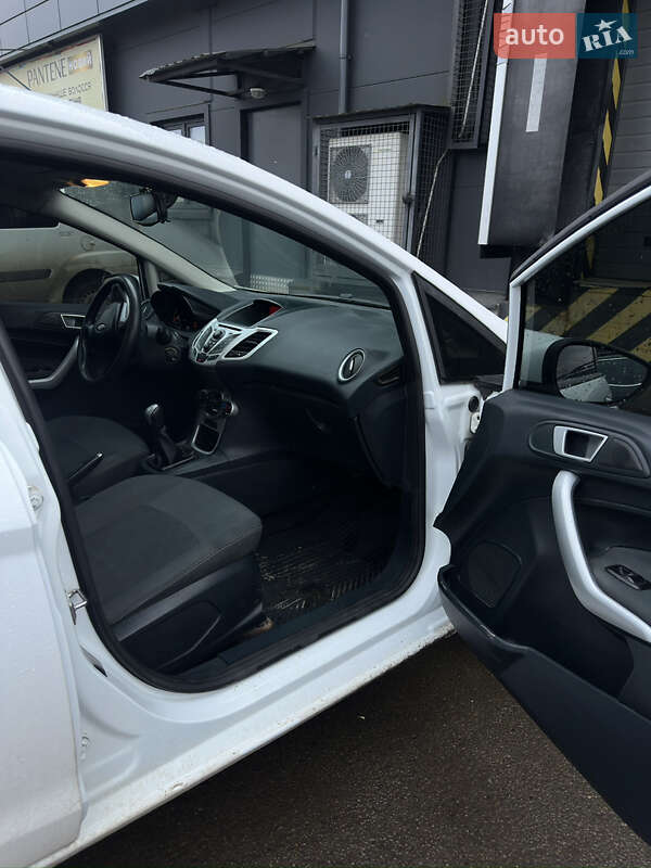 Хэтчбек Ford Fiesta 2012 в Дубно фото 6 Хэтчбек Ford Fiesta 2012 в Дубно