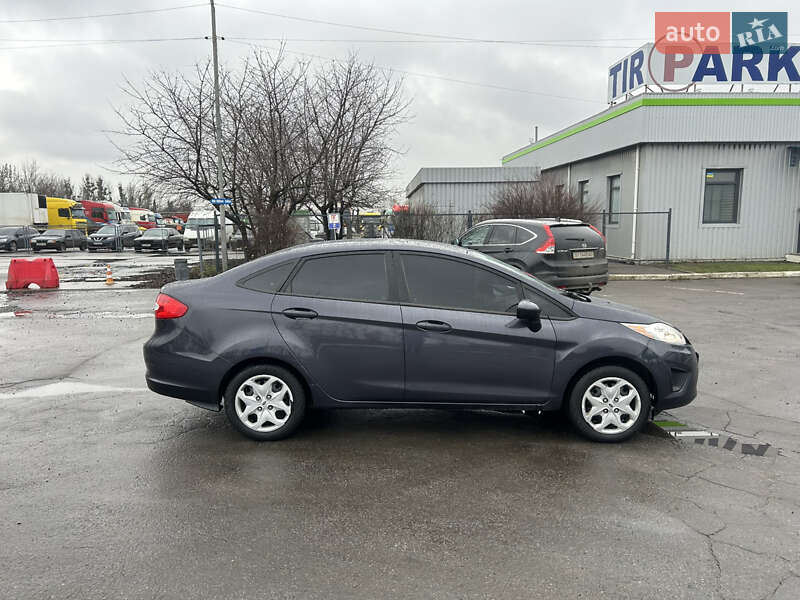 Седан Ford Fiesta 2012 в Полтаве