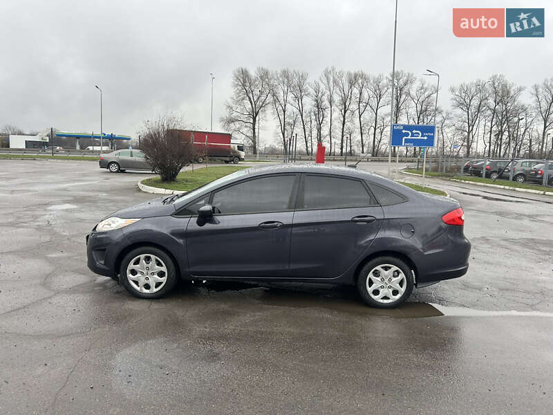 Седан Ford Fiesta 2012 в Полтаве