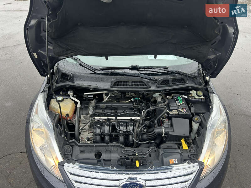 Седан Ford Fiesta 2012 в Полтаве