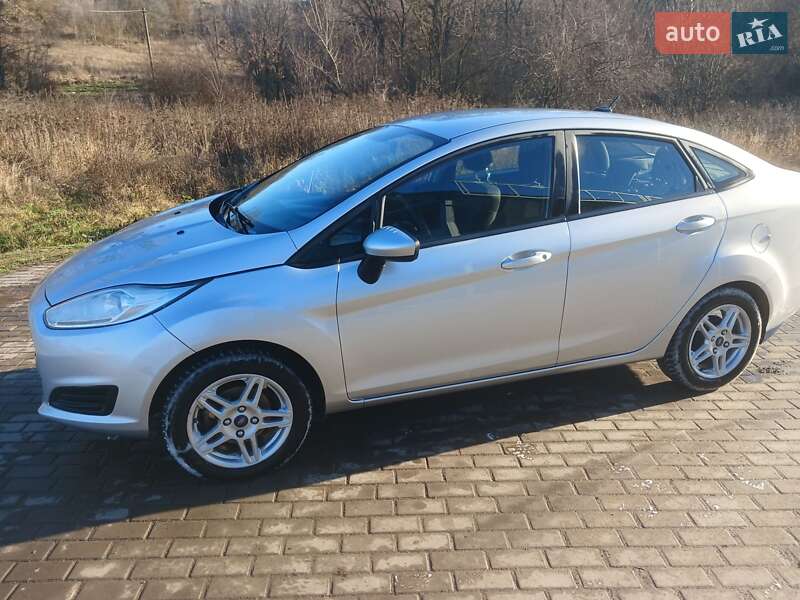 Седан Ford Fiesta 2017 в Виннице фото Седан Ford Fiesta 2017 в Виннице